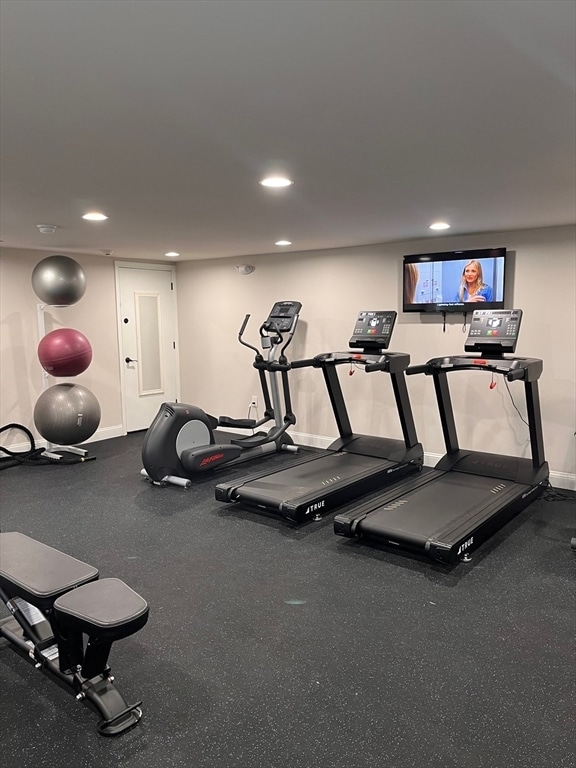 Building Photo - 117 Central St