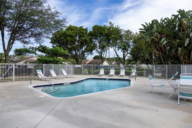 Building Photo - 5662 Enclave Pl