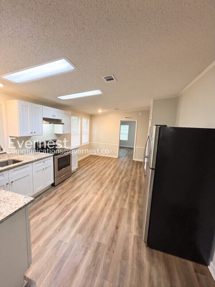 Building Photo - 4980 New Horizon Dr