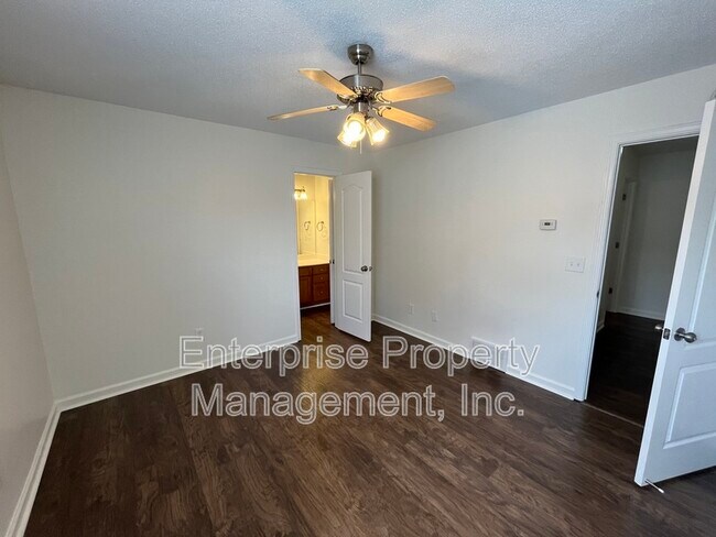 Building Photo - 10174 Sorrento Pl