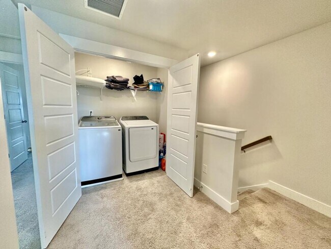Building Photo - 44 Beachley Pl