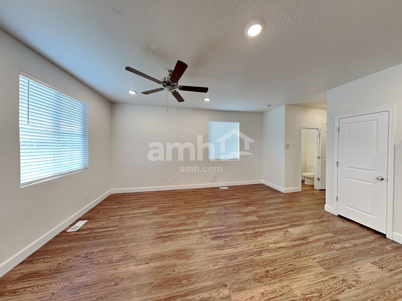 Building Photo - 5962 Verdigris Dr