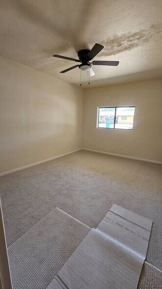Building Photo - 37 Newland Ct