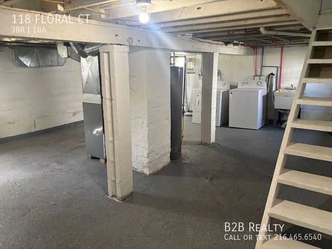 Building Photo - 118 Floral Ct