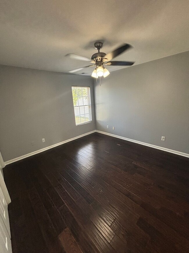 Building Photo - 4897 Southgate Pkwy