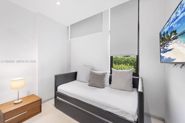 Building Photo - 418 Sunset Dr