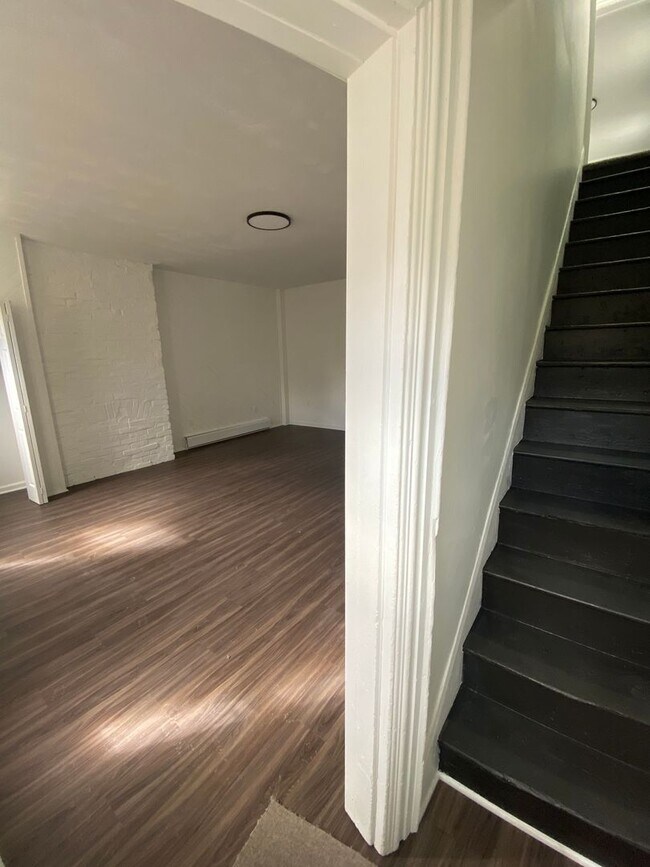 Building Photo - Available MAY 2026 - Beautiful renovated 3 Bedroom, 2 Bath Home in Heart of Allentown!