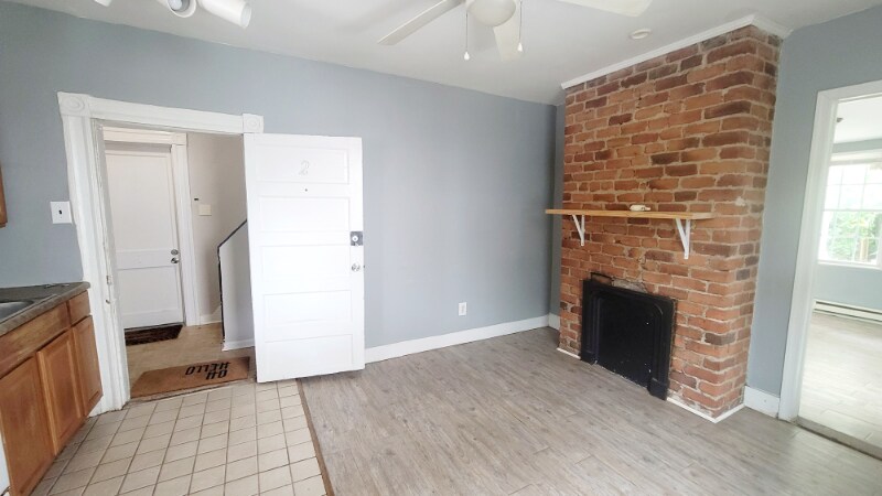 Building Photo - 516 S Pine St