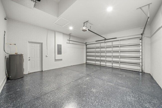 Building Photo - 9 NW 14th Pl