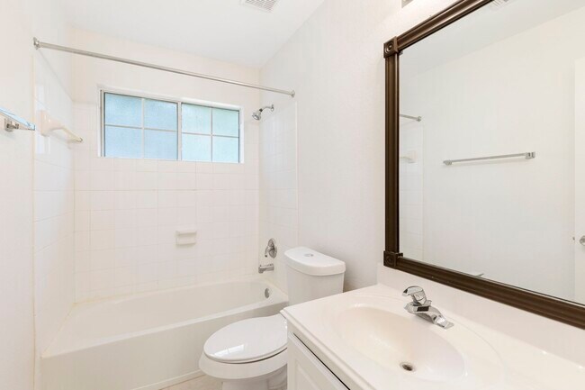 Building Photo - 19 Endor Forest Pl