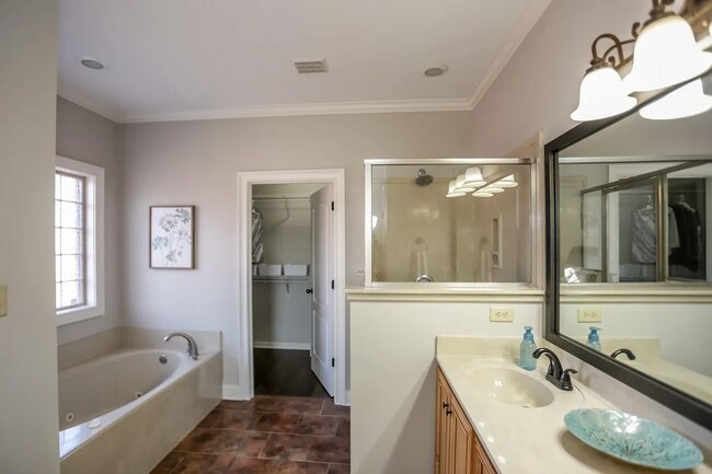 Building Photo - Stunning Atoka Home Offering Space, Style, and Convenience!