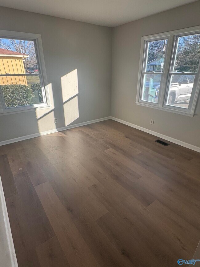 Building Photo - 1601 Armstrong St NW