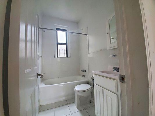 Building Photo - 2 bedroom in Bronx NY 10467