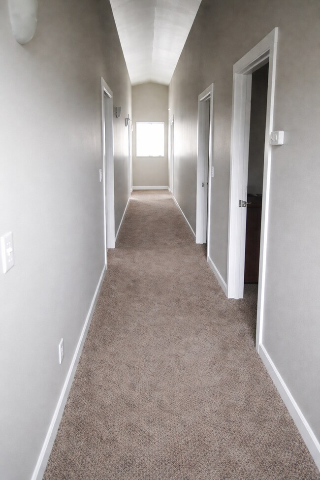 Building Photo - Newer Construction--- $2,000 gift card with a signed lease!!!