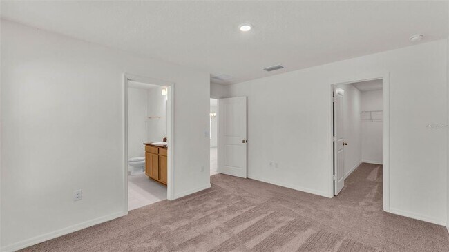 Building Photo - 727 Chestnut Ln