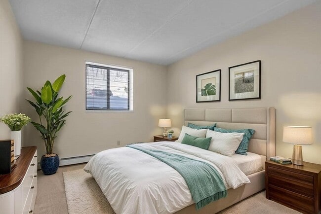 Building Photo - 80 N Warren St