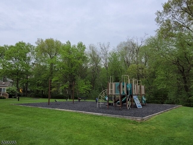 Building Photo - 28 Sunrise Dr