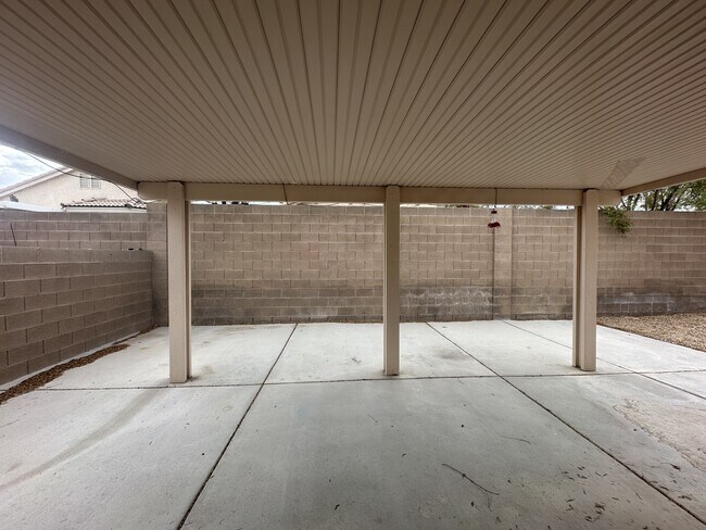 Building Photo - 10911 Vallerosa St