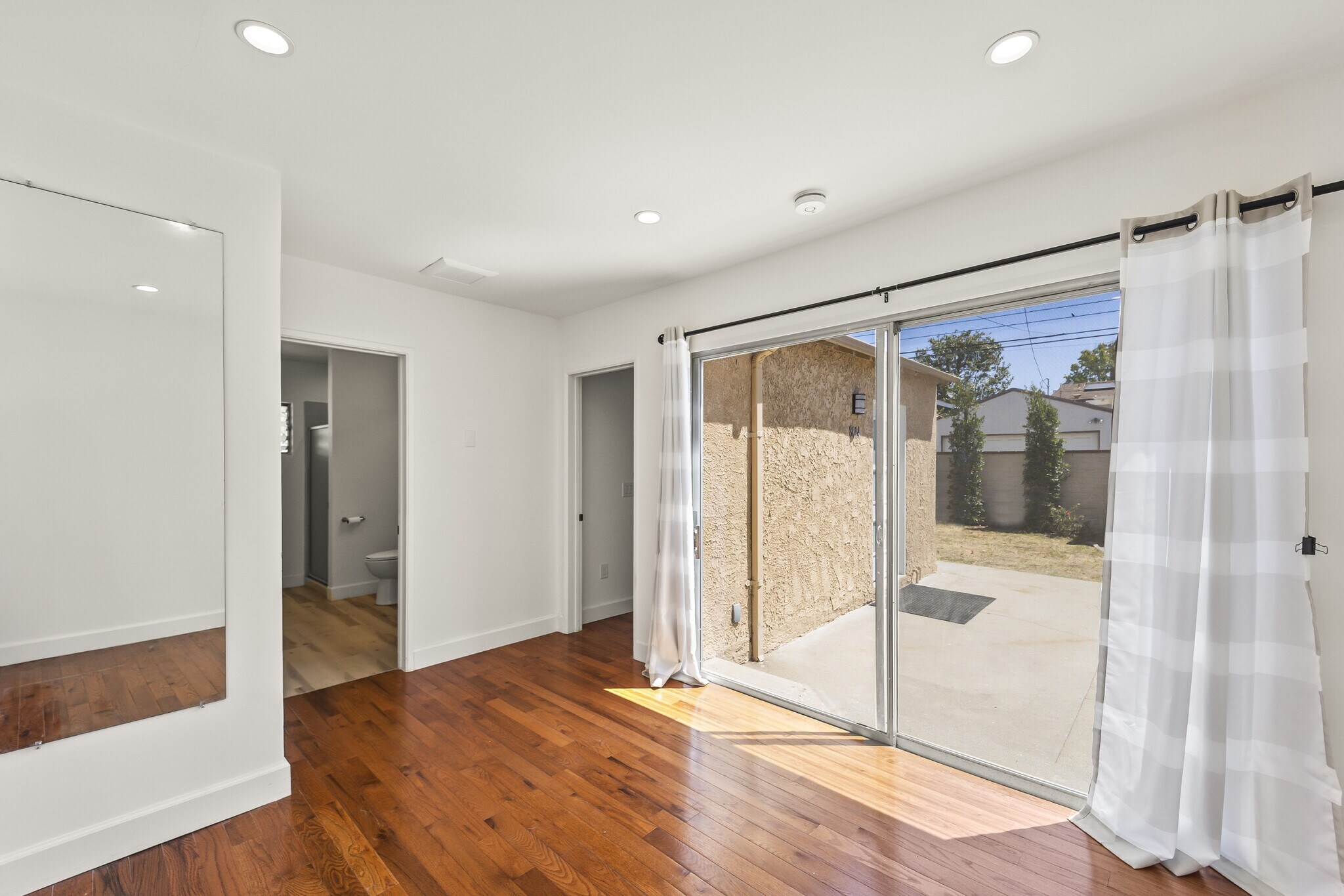 Building Photo - 8014 Denrock Ave