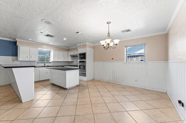 Building Photo - 1839 Bethlehem St