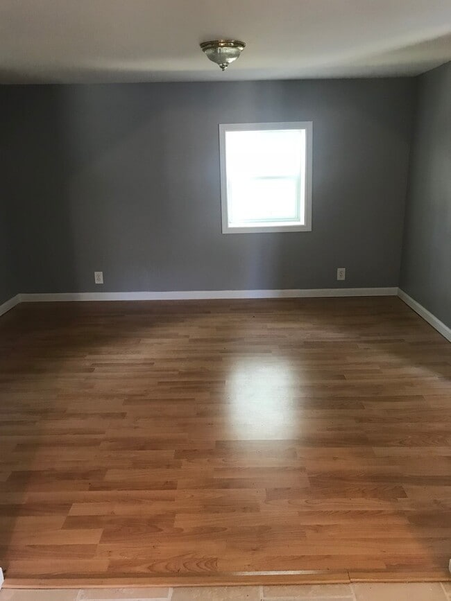 Building Photo - 2 Bedroom,  Renovated, Energy Effecient, Home for Rent