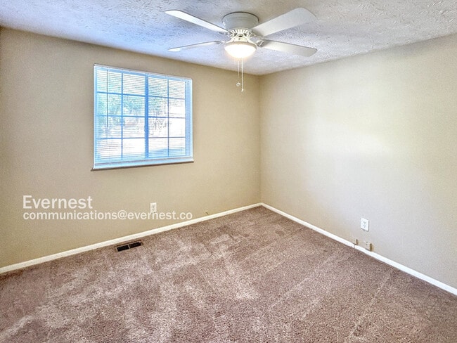 Building Photo - 493 Village Square Ct