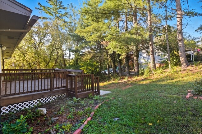 Building Photo - 7800 Temple Acres Dr