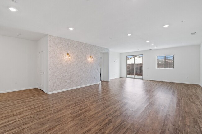 Building Photo - 12691 Thorntonhall Dr