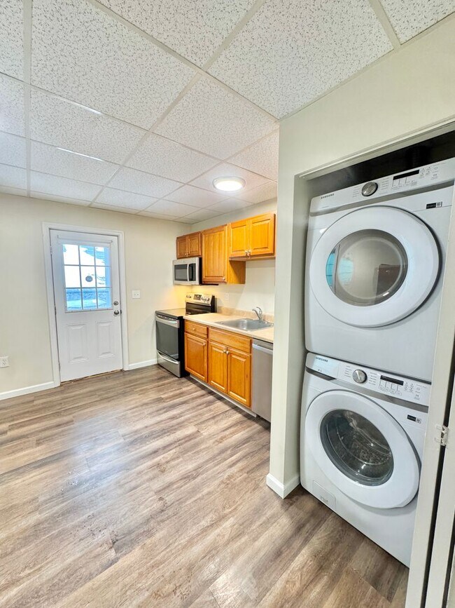 Building Photo - 722-724 Atlantic Street