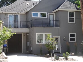 Building Photo - 1908al