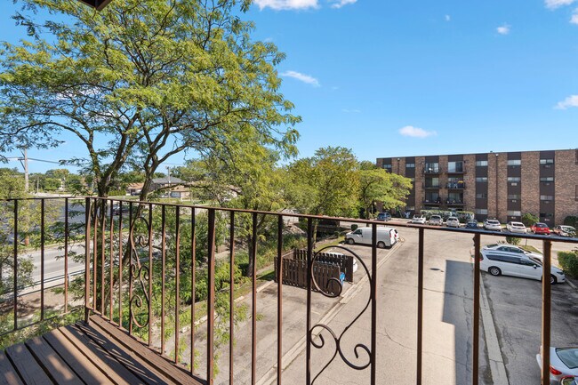 Building Photo - 8970 N Parkside Ave