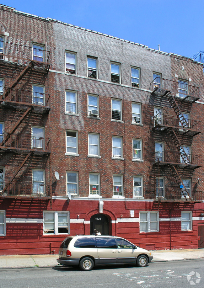 Building Photo - 1526 Beach Ave