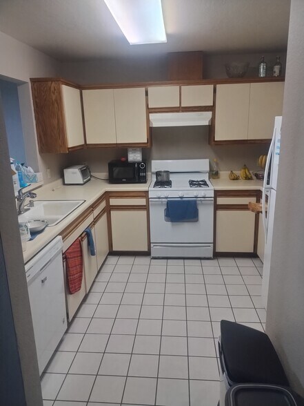 Building Photo - 47 Brewer St