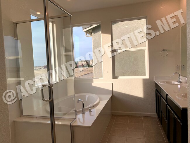 Building Photo - Rocklin Meritage Durango Subdivision - 2 Story 3 Bed, 2.5 bath - 1,833 sqft - NO HOA!