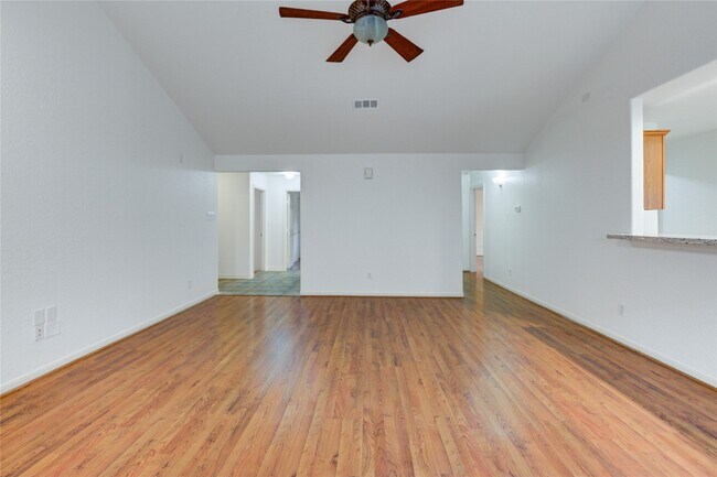 Building Photo - 46 Drifting Shadows Cir