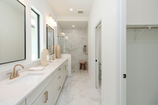 Building Photo - ** BRAND NEW CONSTRUCTION SINGLE FAMILY TW...