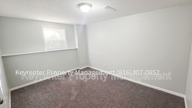 Building Photo - 5428 Ditzler Ave