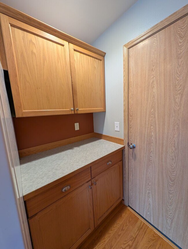 Building Photo - A Gardeners Oasis! 3 Bedroom Townhome for ...