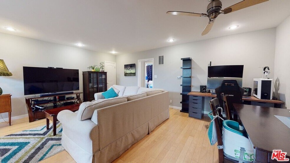 Building Photo - 1144 10th St