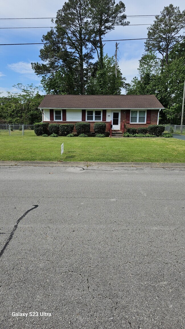 Primary Photo - 108 Armstrong Dr