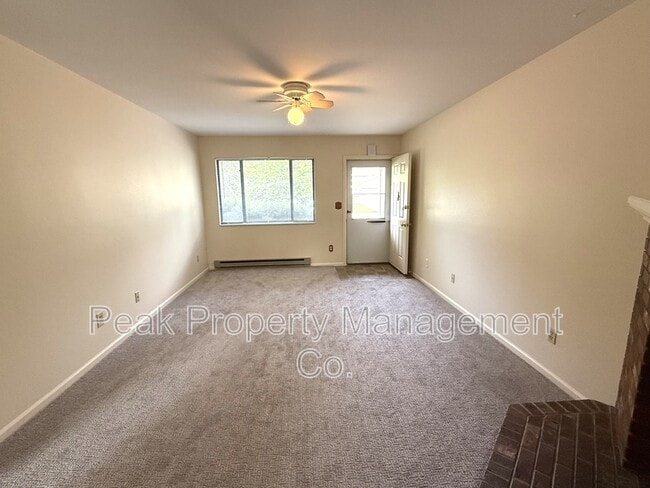 Building Photo - 2720 Sagebrush Dr