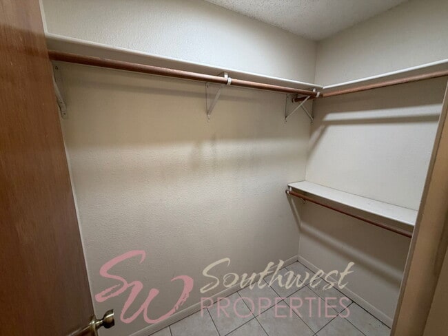 Building Photo - Spacious 3-Bedroom Home in an Established Neighborhood