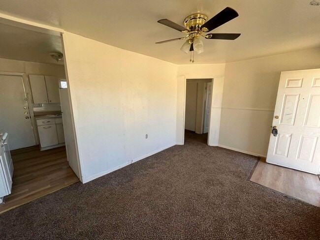 Building Photo - 2009 Joline St