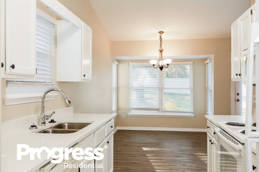 Building Photo - 2911 Justin Ct