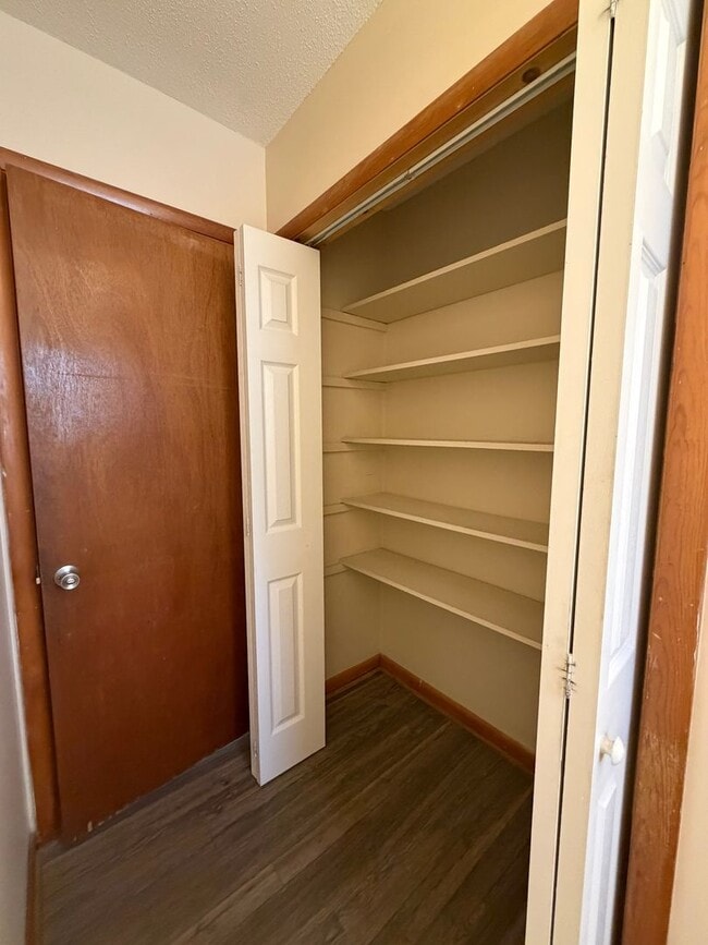 Building Photo - 189 Warden Dr