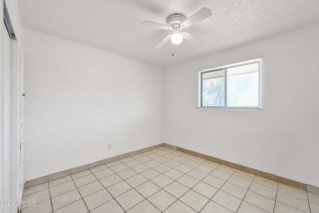 Building Photo - 3 bedroom