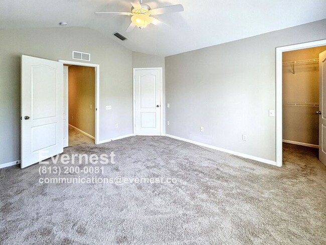 Building Photo - 26541 Castleview Way