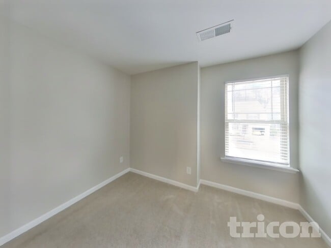 Building Photo - 174 Southwind Cir