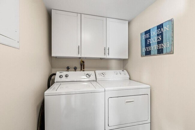 Building Photo - 4200 N Ocean Dr