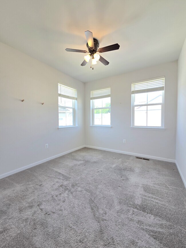 Building Photo - 13146 Dowdens Sta Wy